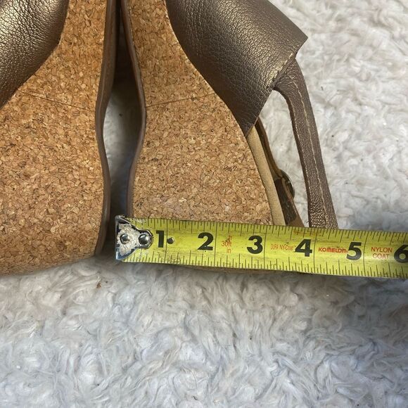 Clarks leather bronze cork platform wedge sandals Size 8M. - Picture 9 of 10